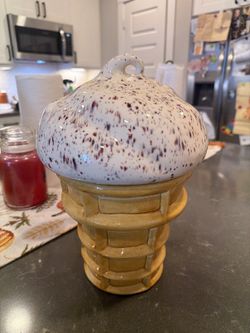 Vintage Ceramic Ice Cream Cone Cookie Jar – Speckled Glaze