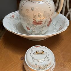 Large Vintage https://offerup.com/redirect/?o=Ty5QLkNv. Syracuse China Basin, Pitcher and Trinket Dish