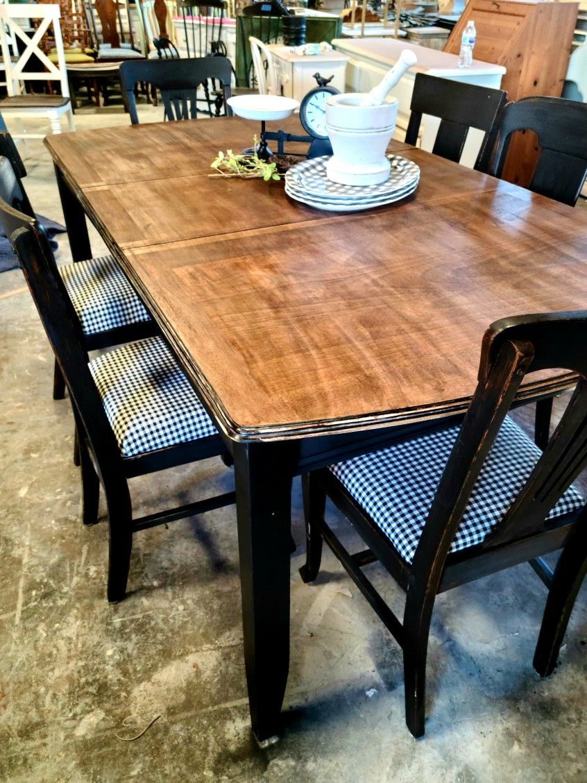 Farmhouse Dining Table With 6 Chairs