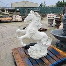 Concrete Horse Statue / Cement Outdoor Backyard Patio Garden Horses