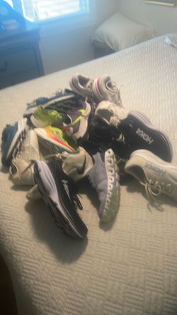 Many brans a sizes female and male shoes