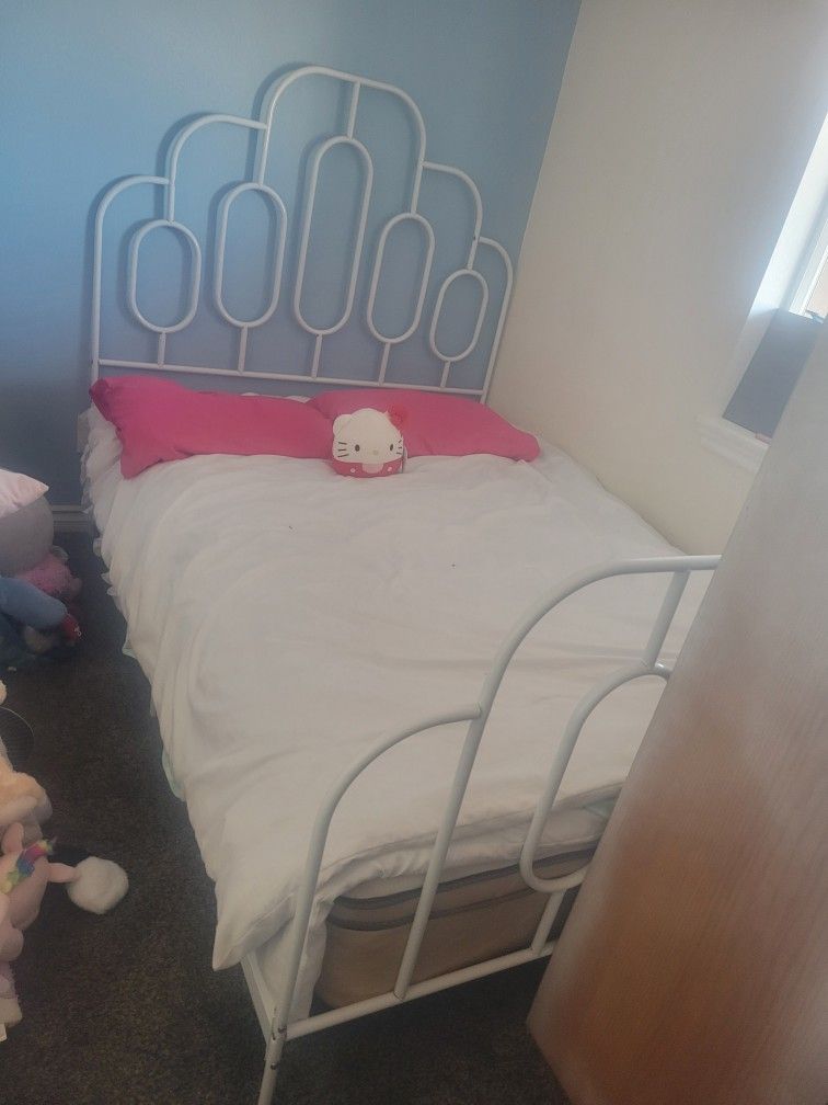 Full Size Bed
