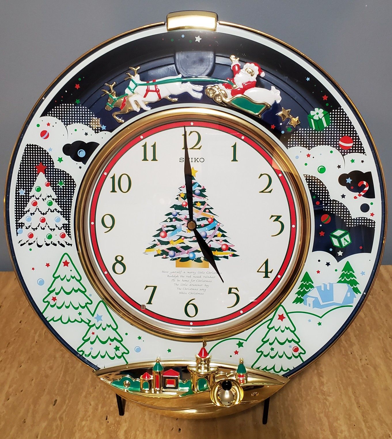 Seiko Melodies in Motion Wall Clock Christmas Edition - Very Rare!