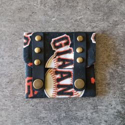 Giants, wallet