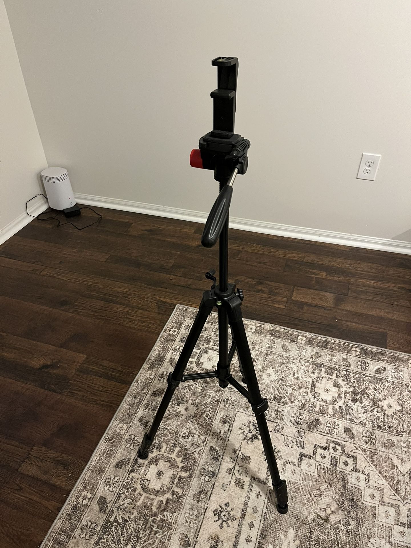 Free Tripod Stand