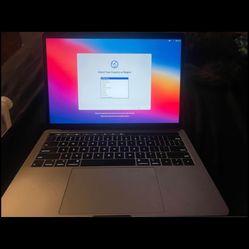 MacBook Pro 13" 8GB ram 256 storage   Year 2019