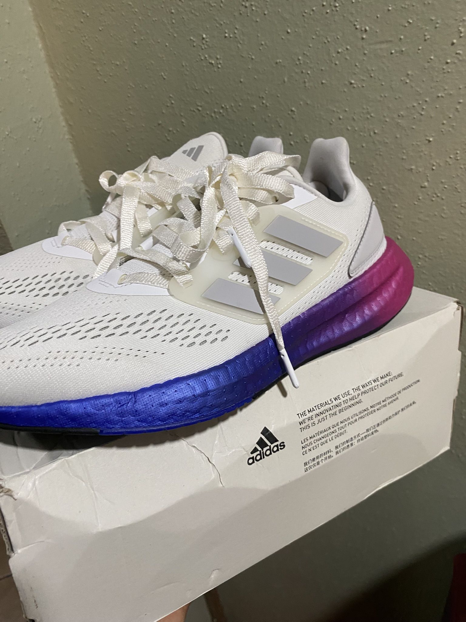 adidas PureBoost 22 Size 9 mans Brand New