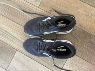 Brooks Ariel 24 GTS women’s size 9, extra wide (2E) shoe