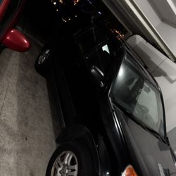 SELLING CRASHED HONDA CRV