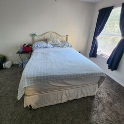 Queen size bed