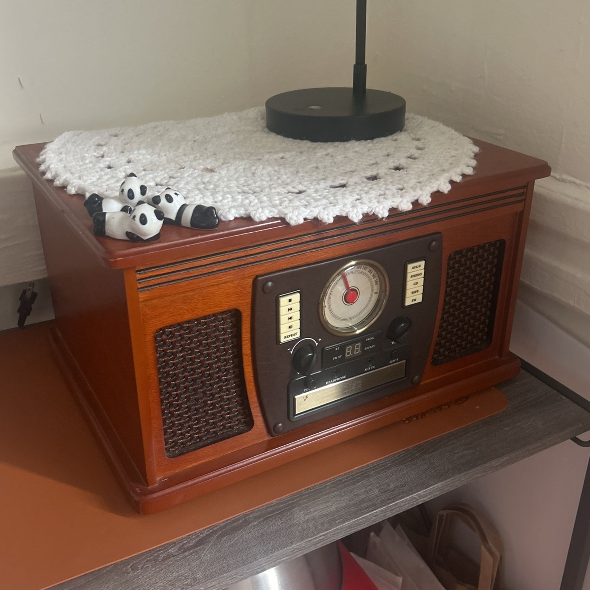 vintage (ish) record player with bluetooth and fm and tape and cd 