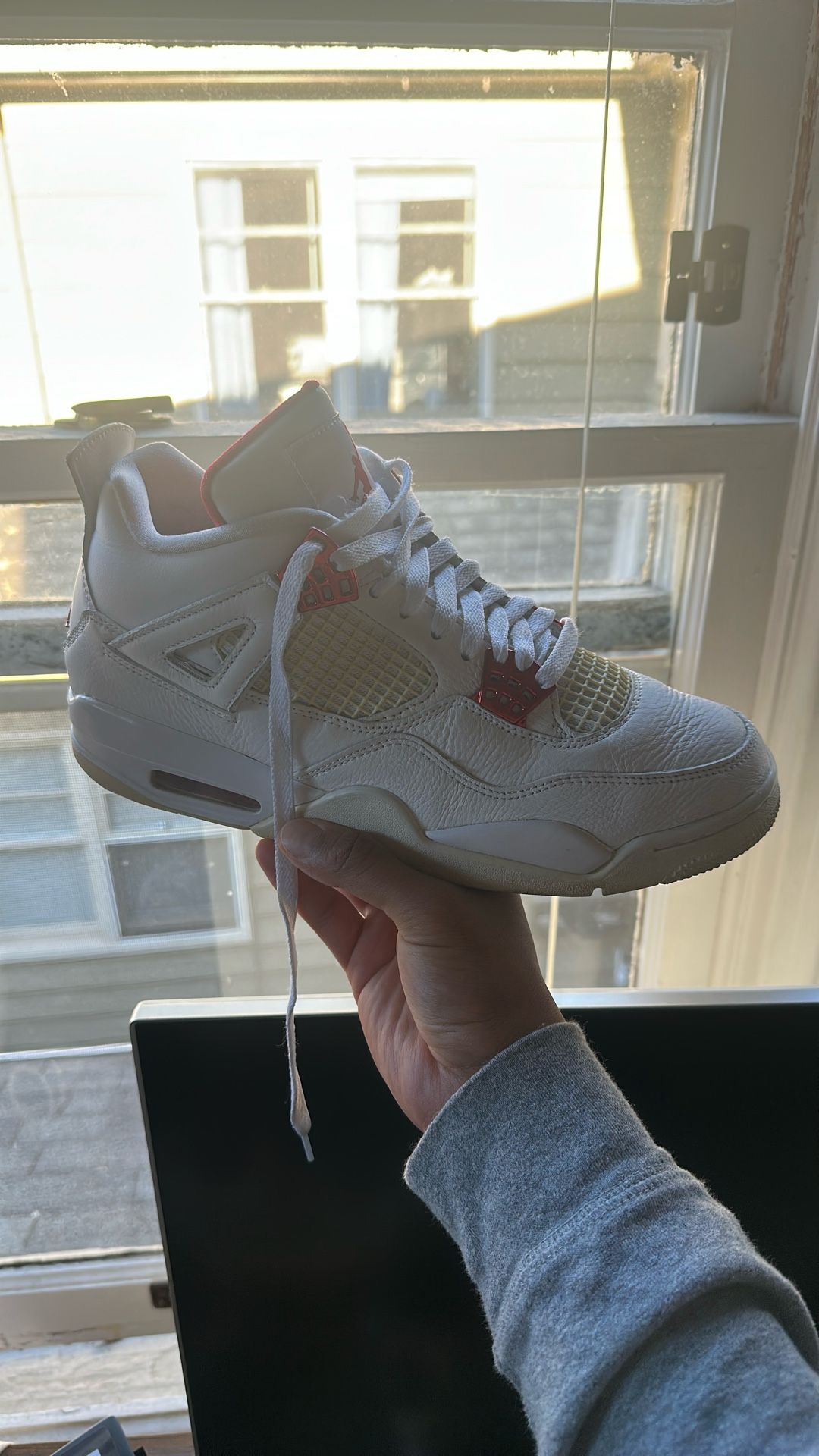 Jordan 4 