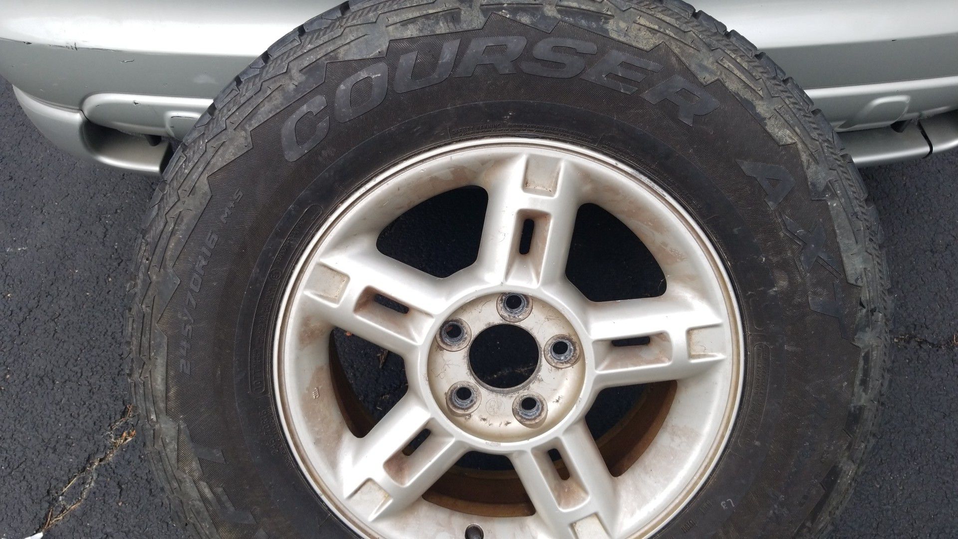 Offroading tire AXT 245/75/16 Ford explorer