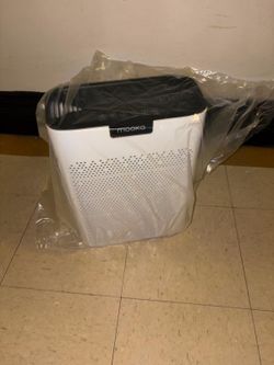 This is a MOOKA H13 True HEPA air purifier. NEVER USED (model KJ190H/KJ190L), designed for large rooms up to 2,200 square feet (approximately 204 m²).