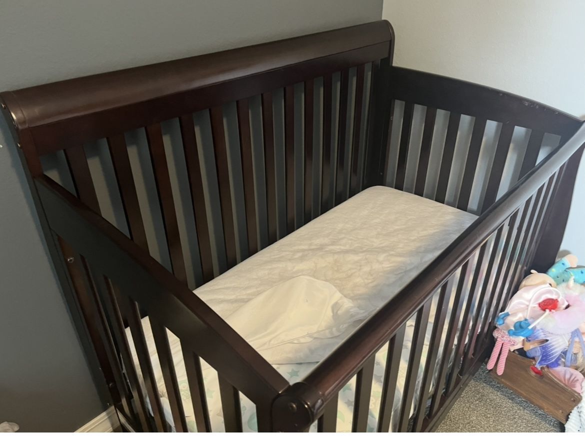 Wood crib