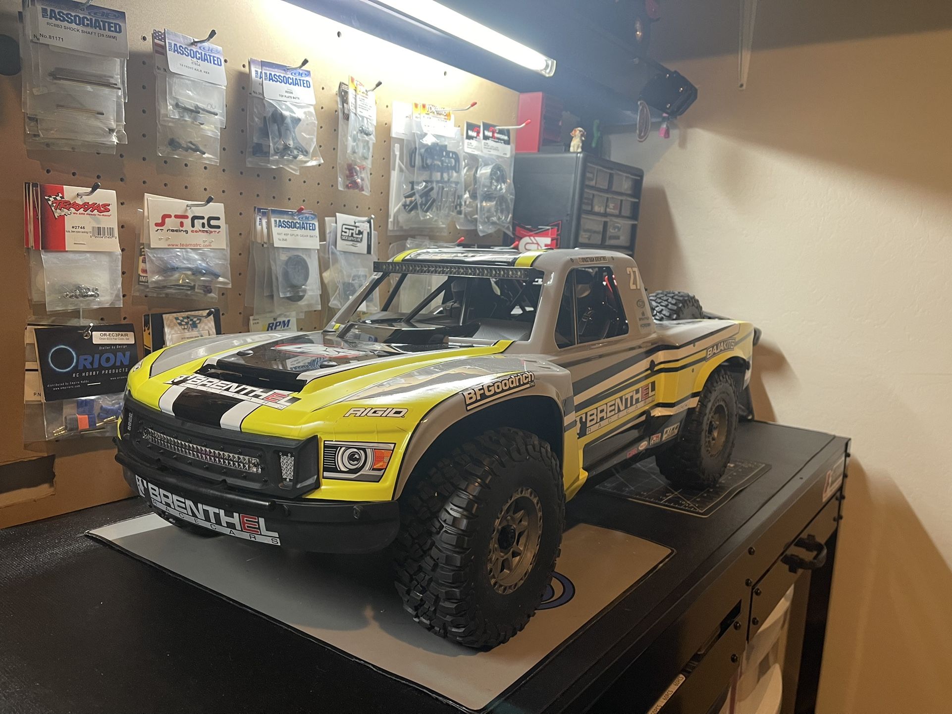 Brand New Losi Baja Rey 2.0 Srb Brenthel Racing RC Truck