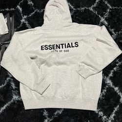 Authentic Fear of God ESSENTIALS light Oatmeal NWT Sz  M