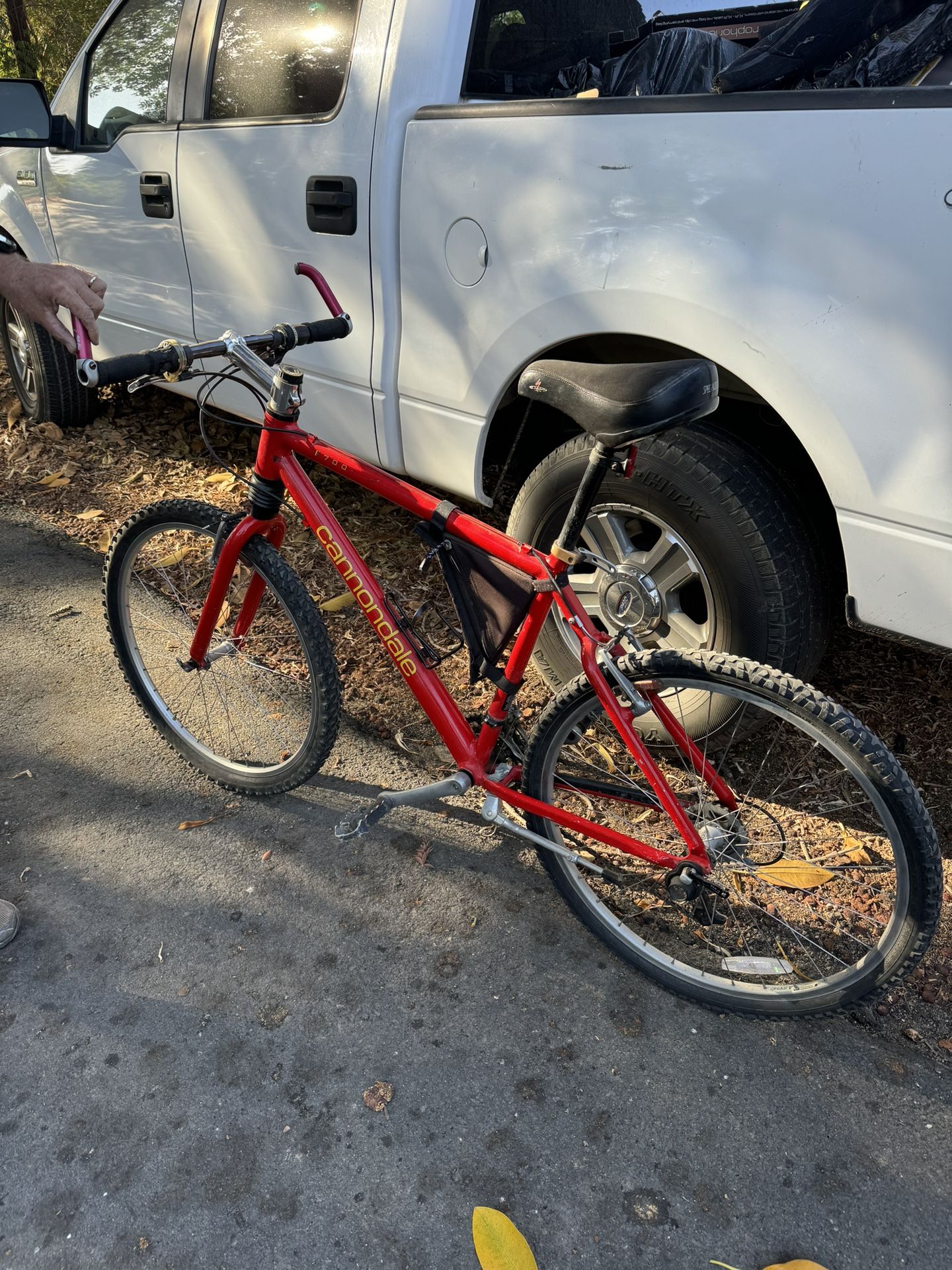 Cannondale F700 Mountain Bike
