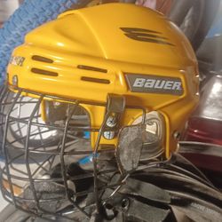 Baur Hockey Helmet & EASTERN hockey Bag