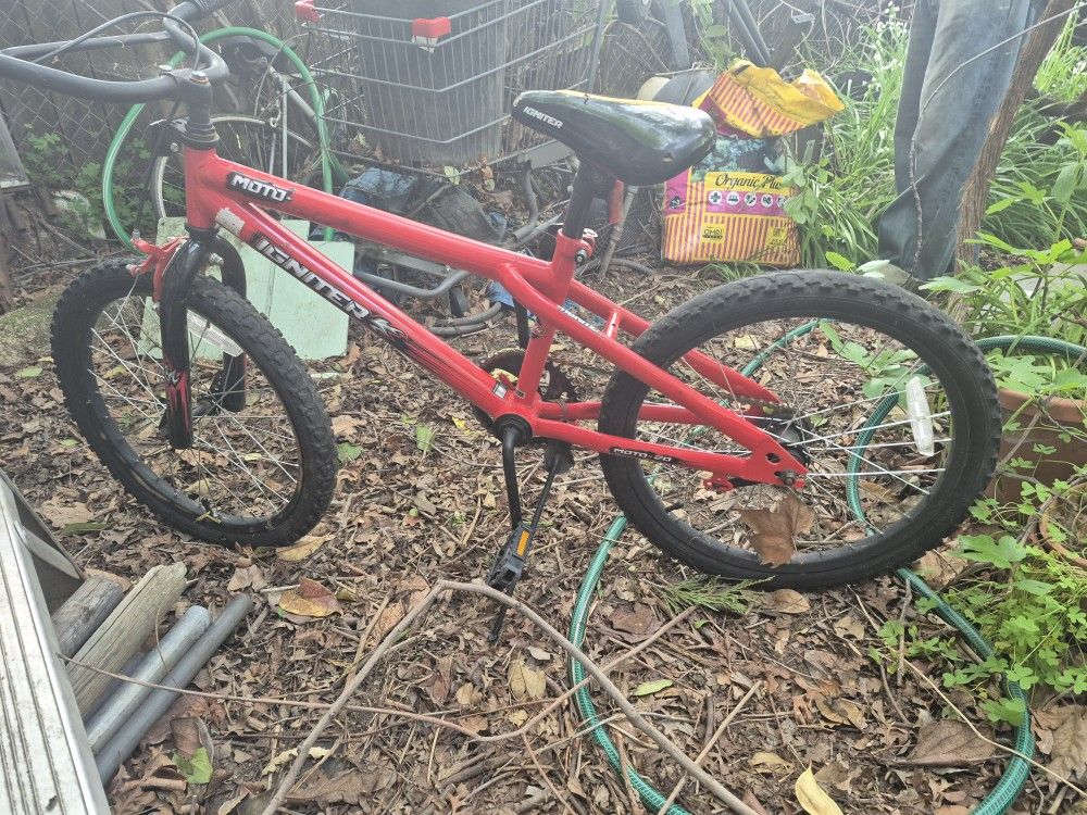 Pacific Cycle Igniter 20" Kids Bike- Red