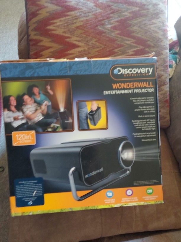 Discovery Wonderwall Projector 1625075 Black New in Box