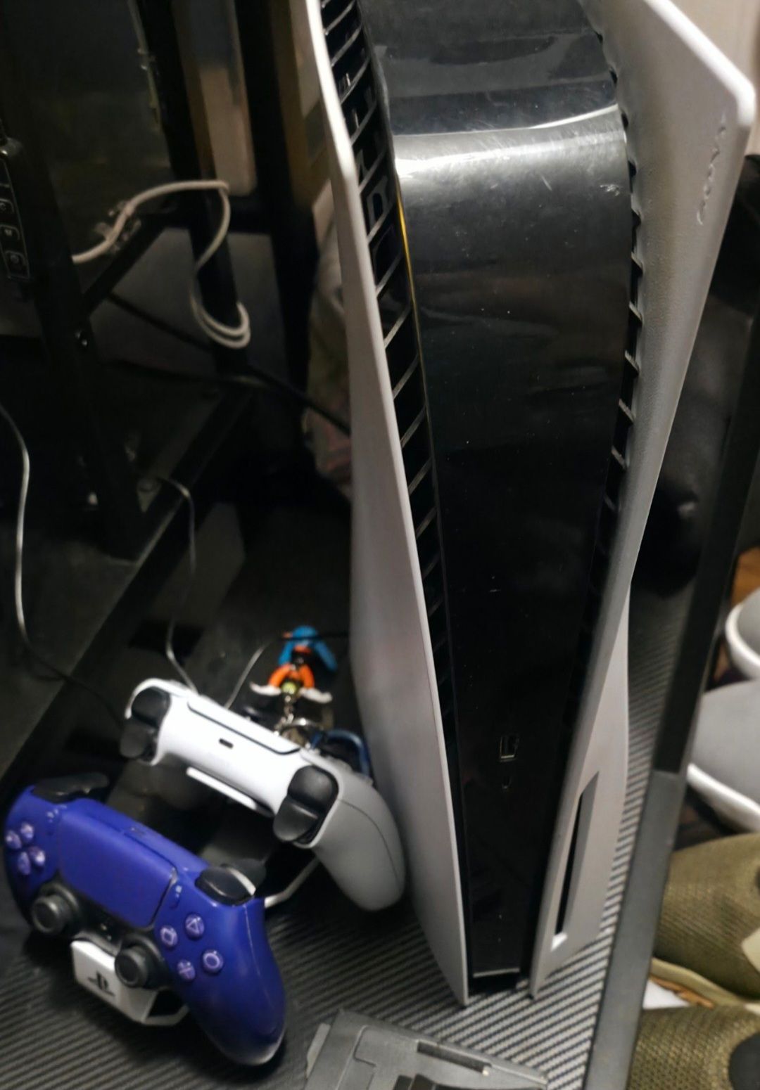 Ps5 2tb memory w/2 Controllers & Headset