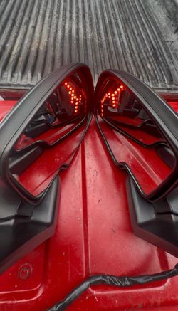 GMC Denali power folding mirrors