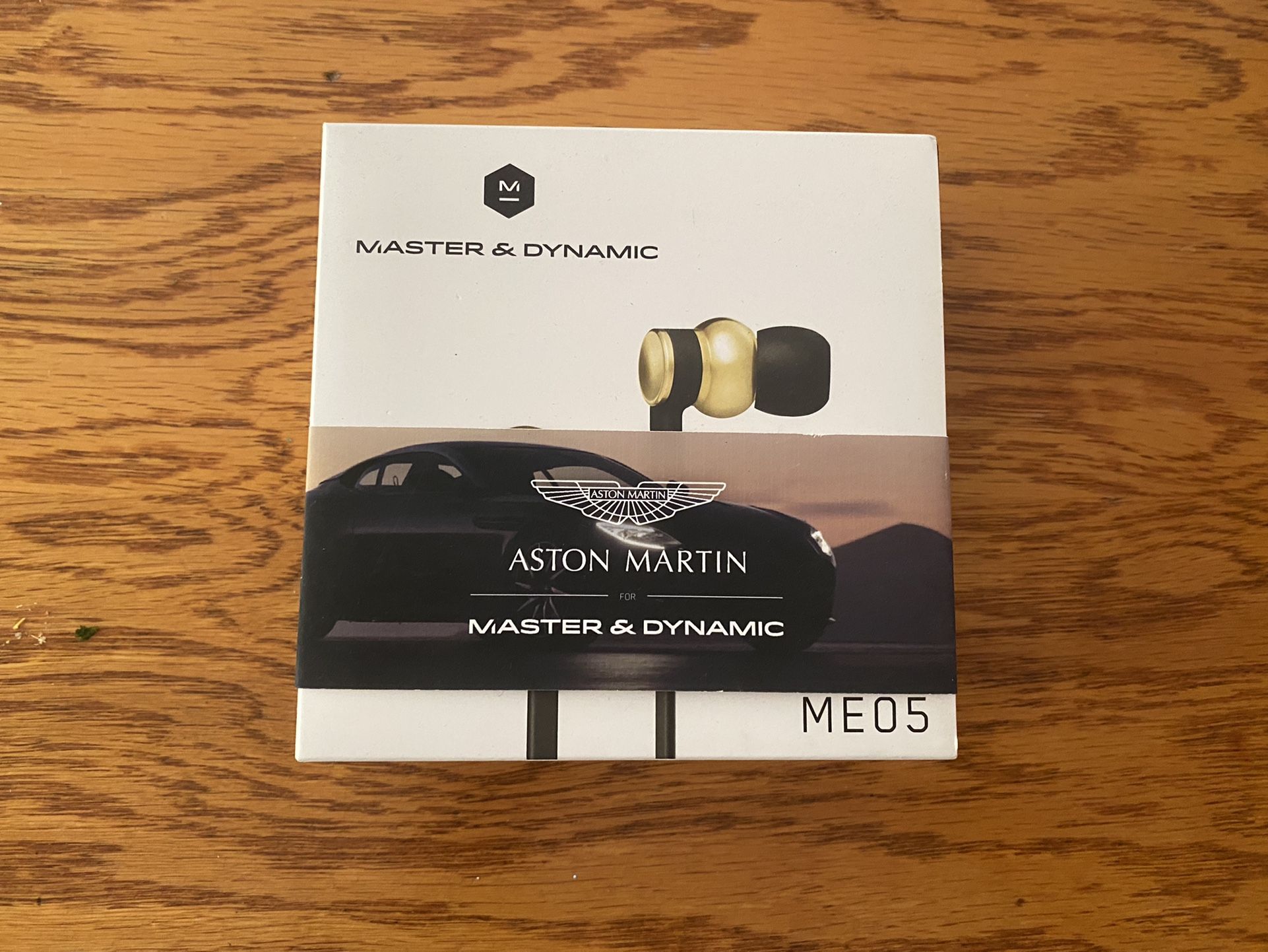 GOLD EARPHONES: Master & Dynamic x Aston Martin Limited edition (in-ear) Earphones