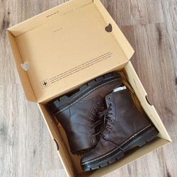 Dr. Martens Combs Crazy Horse Boots – NEW – Women’s 9 (Men’s ~7.5)