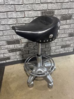 Garage Workbench Stool