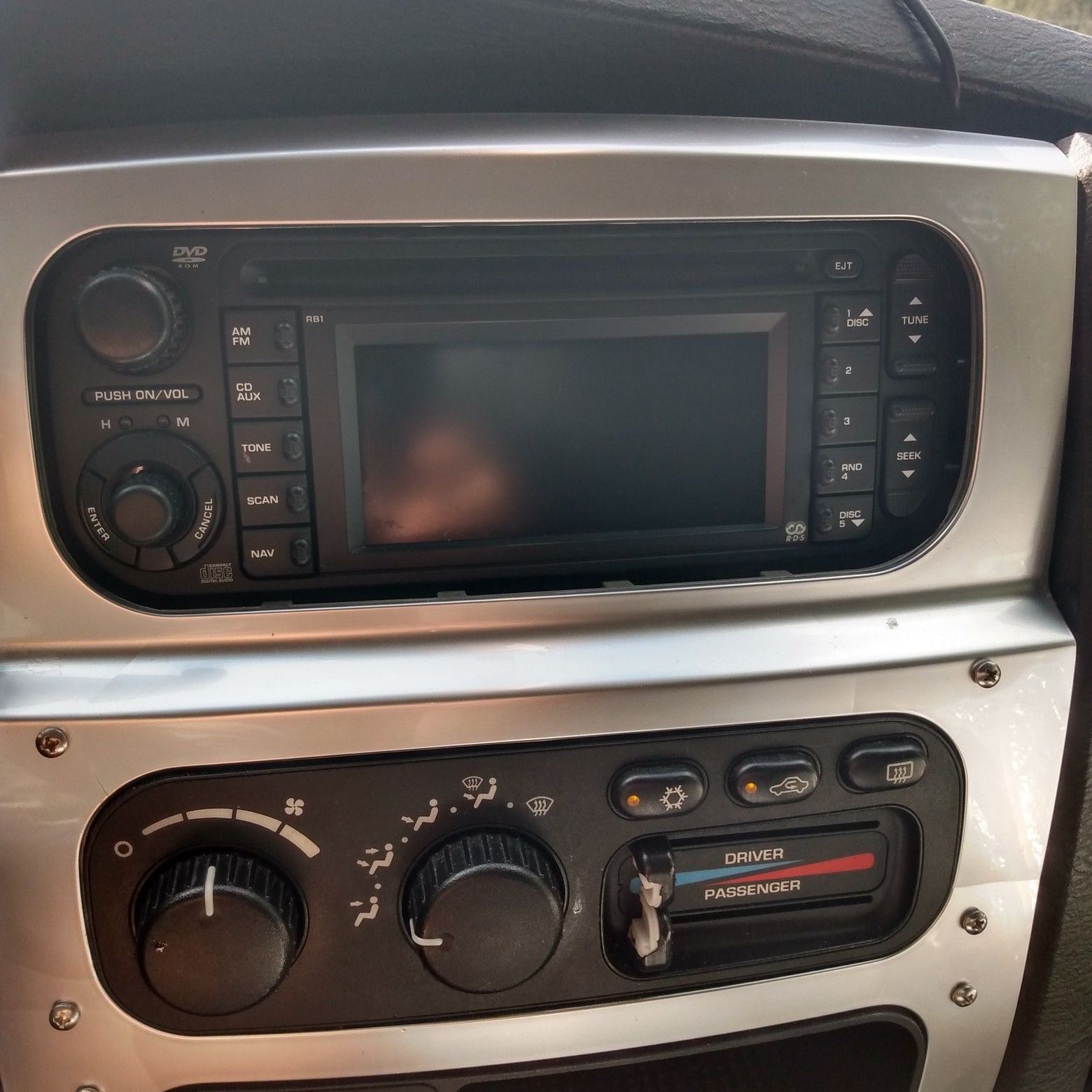Rb1 dodge ram radio