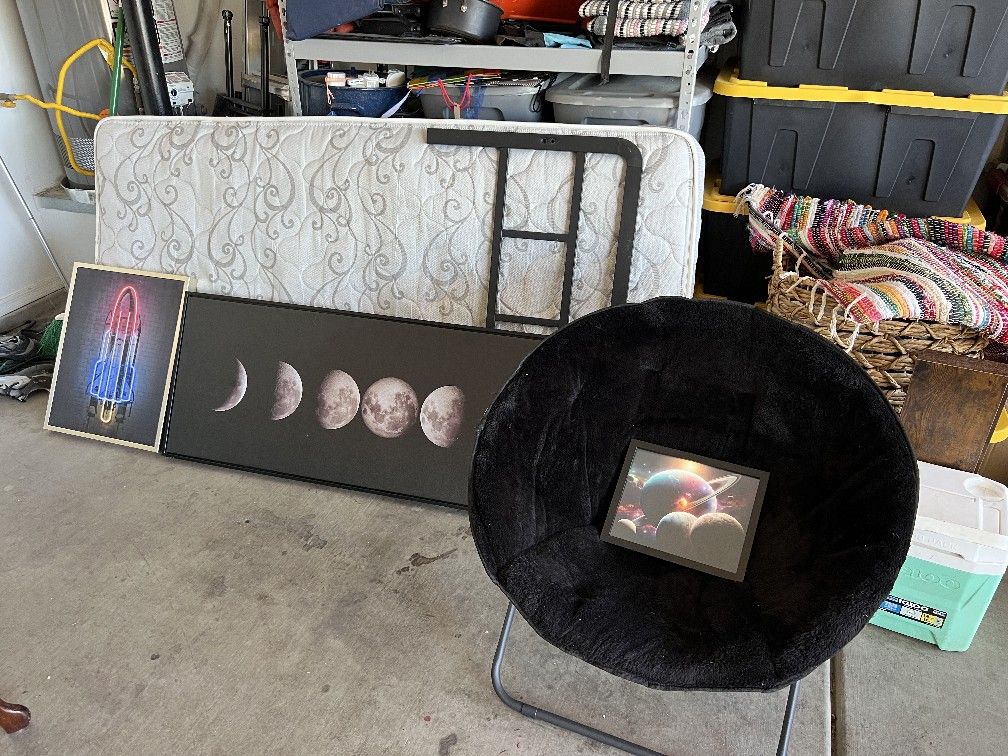 Twin Size Bed Room Decor 