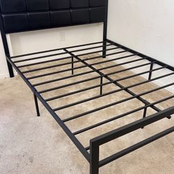 Cama Full Size Nueva En Su Caja Incluye Colchon De Esponja 