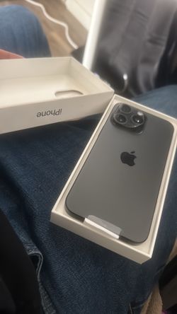 iPhone 15 Pro Max 256GB Titanium Black (Black Titanium) USED LIKE NEW, 87% battery, unlocked for T-mobil