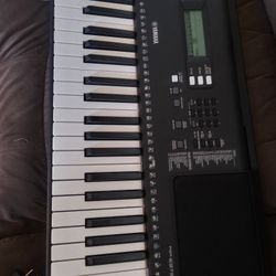 Keyboard Yamaha Psre 373. Con Ritmos Latinos
