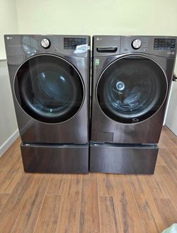 LG Washer & Dryer set with Pedestal