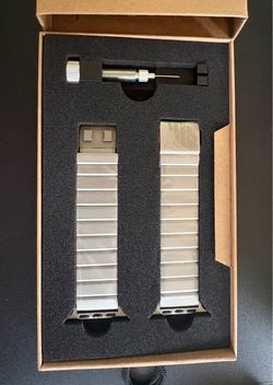 Quince Titanium watch band for Apple 44-49 mm watch