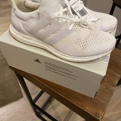 BRAND NEW Stunning Adidas Ultraboost 1.0 - Women’s Size 11
