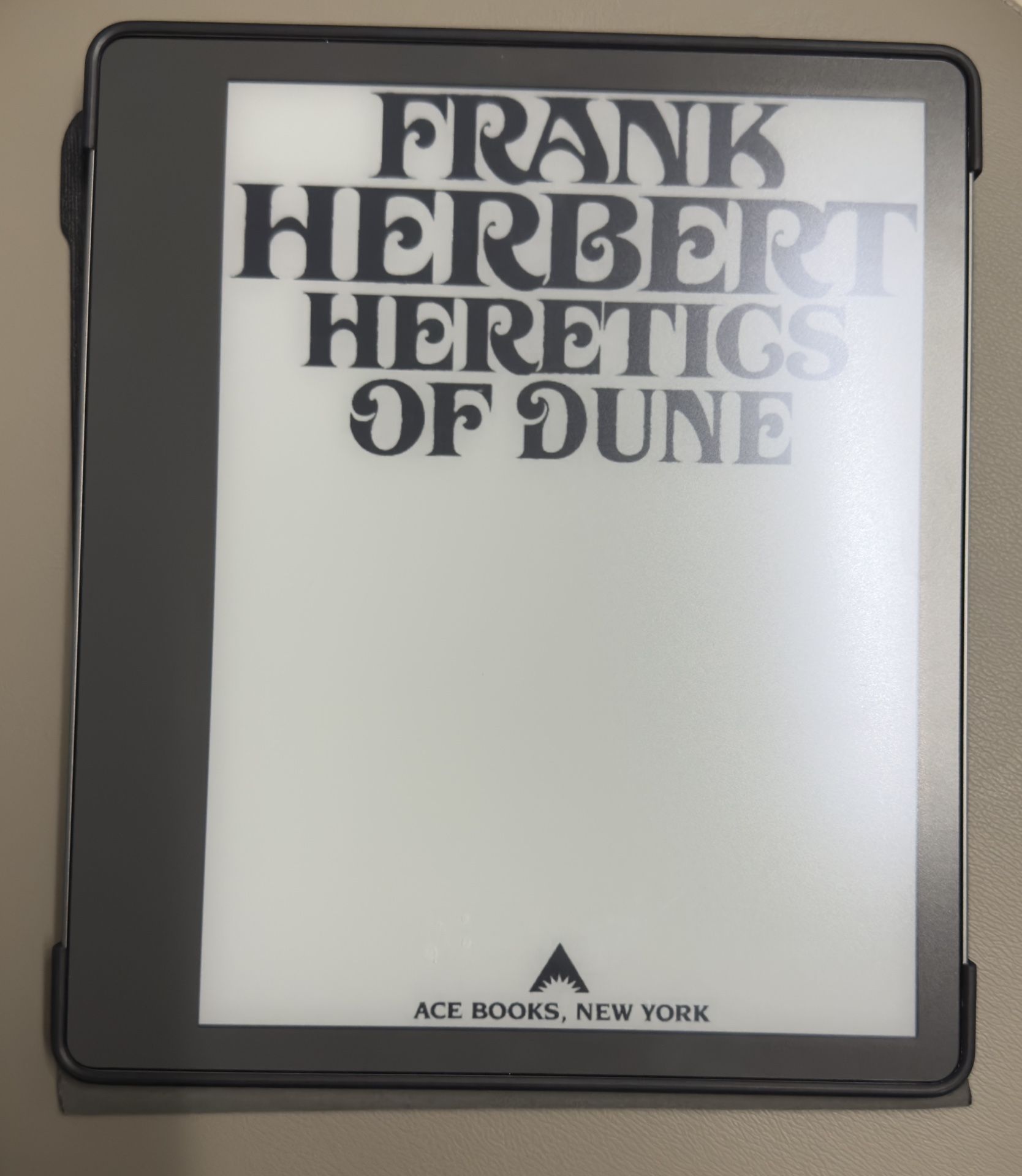 Amazon Kindle Scribe (Pen & Case Included) (32 GB) - 10.2" 300 ppi Paperwhite