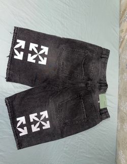 Off White set T shirt & denim shorts size Medium