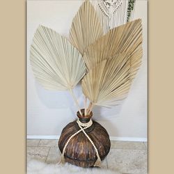 Boho SambaDesign Wicker/ Banana leaf vase with dried palm leaves. Accent home decor 🌾🏵✨️