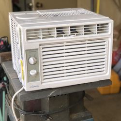 Comfort-Aire Window Air Conditioner 