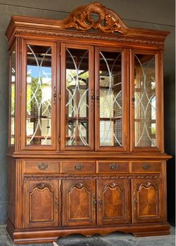 China Cabinet Hutch