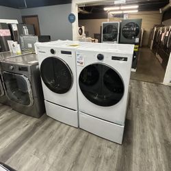 LG - 5.0 Cu Ft Extra Large Capacity Front Load Washer & 7.4 Cu Ft Gas Dryer Set With Storage Pedestals ☑️