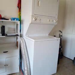 Electric Kenmore Washer/Dryer 27 " × 71