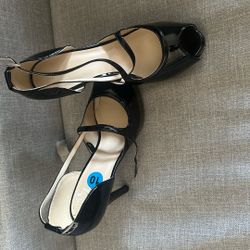 Black Patent Leather Pump, Size 10