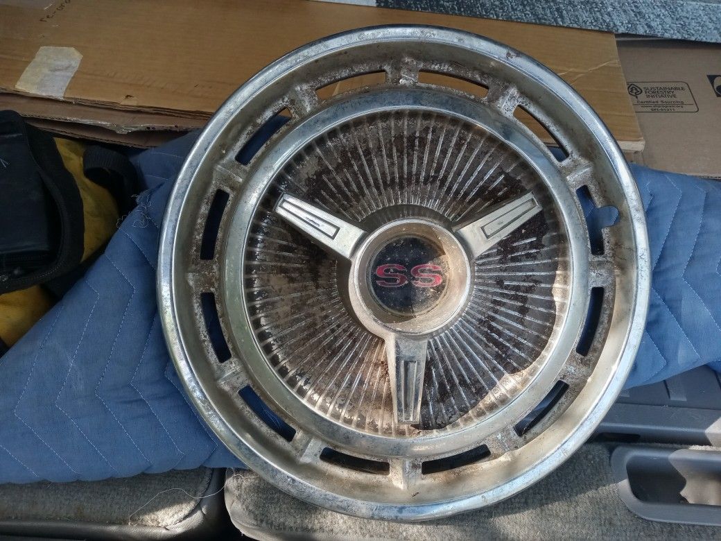 One SS Hubcap 