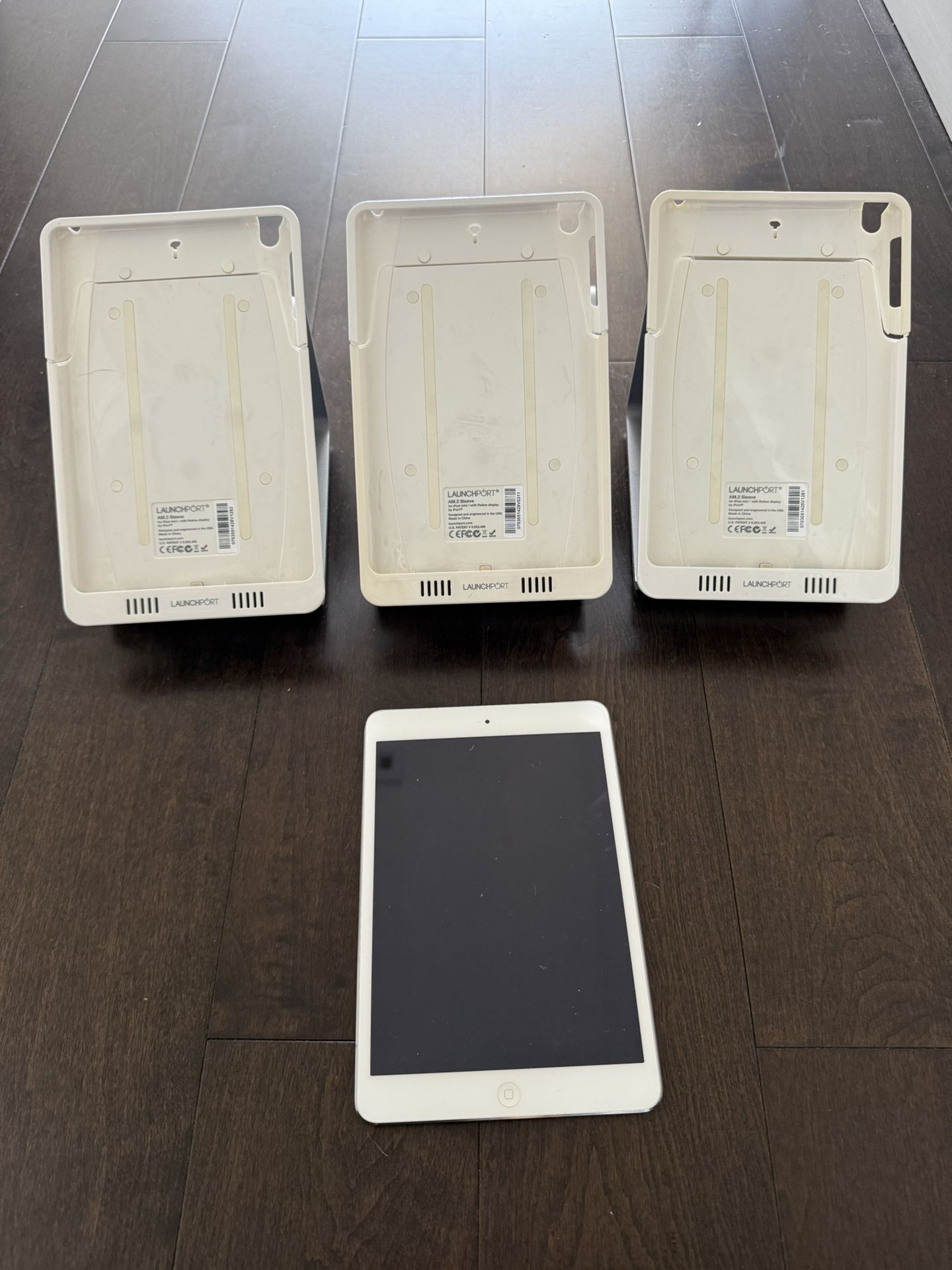 3 LaunchPort Magnetic Charging Docs + 3 iPad Magnetic Cases PERFECT CONDITION