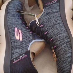 Sketchers Hands Free Slip-ins