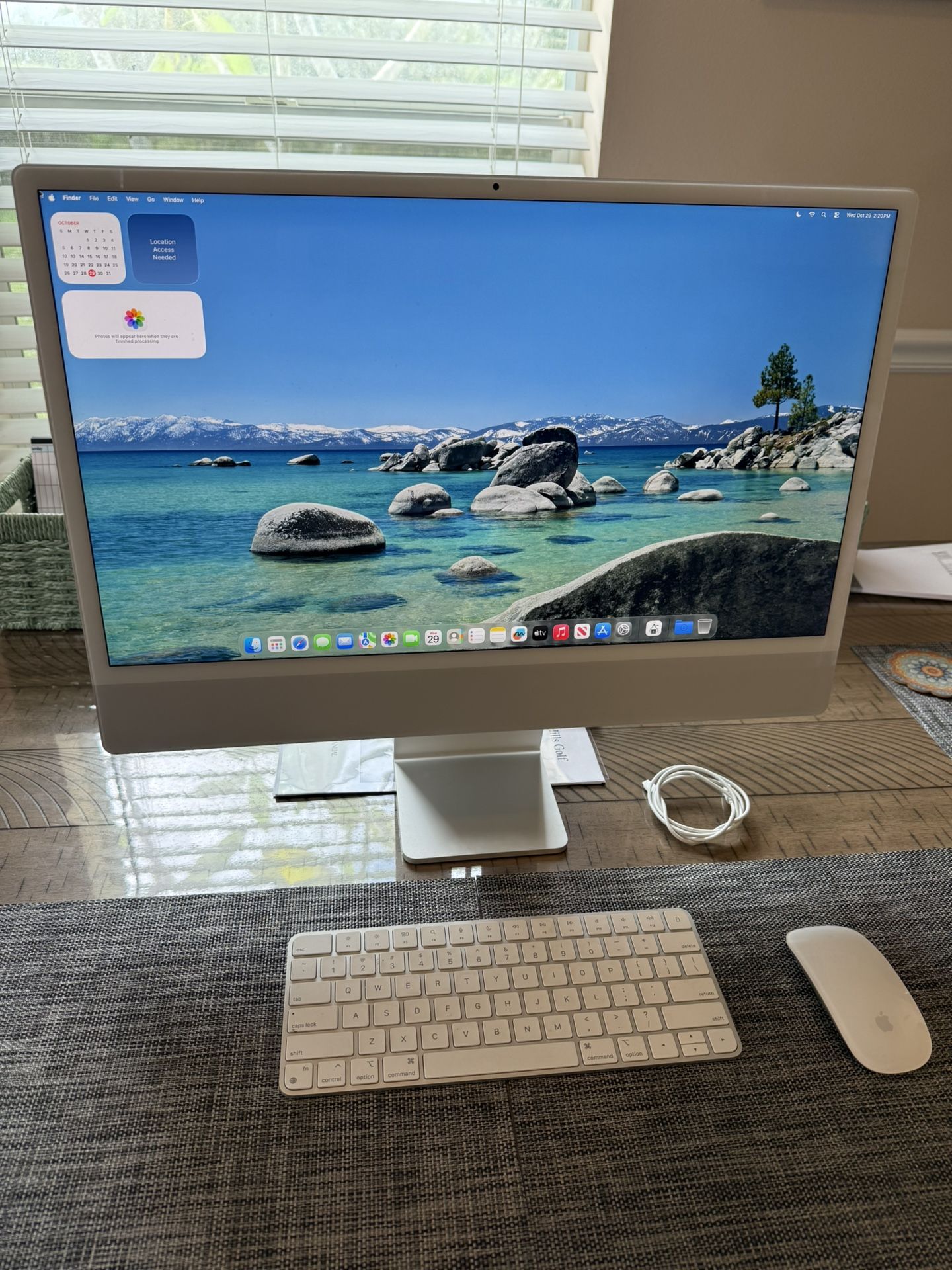 Apple IMac 24” gorgeous like new! 